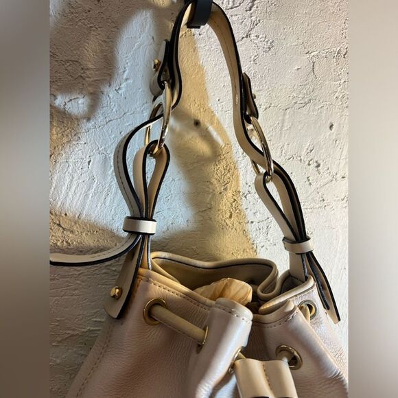 Dooney&Bourke Vintage rare collectible bag, bucket drawstring, ivory gold tone - Picture 5 of 16